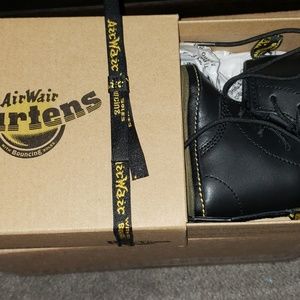 BABY Dr. MARTENS